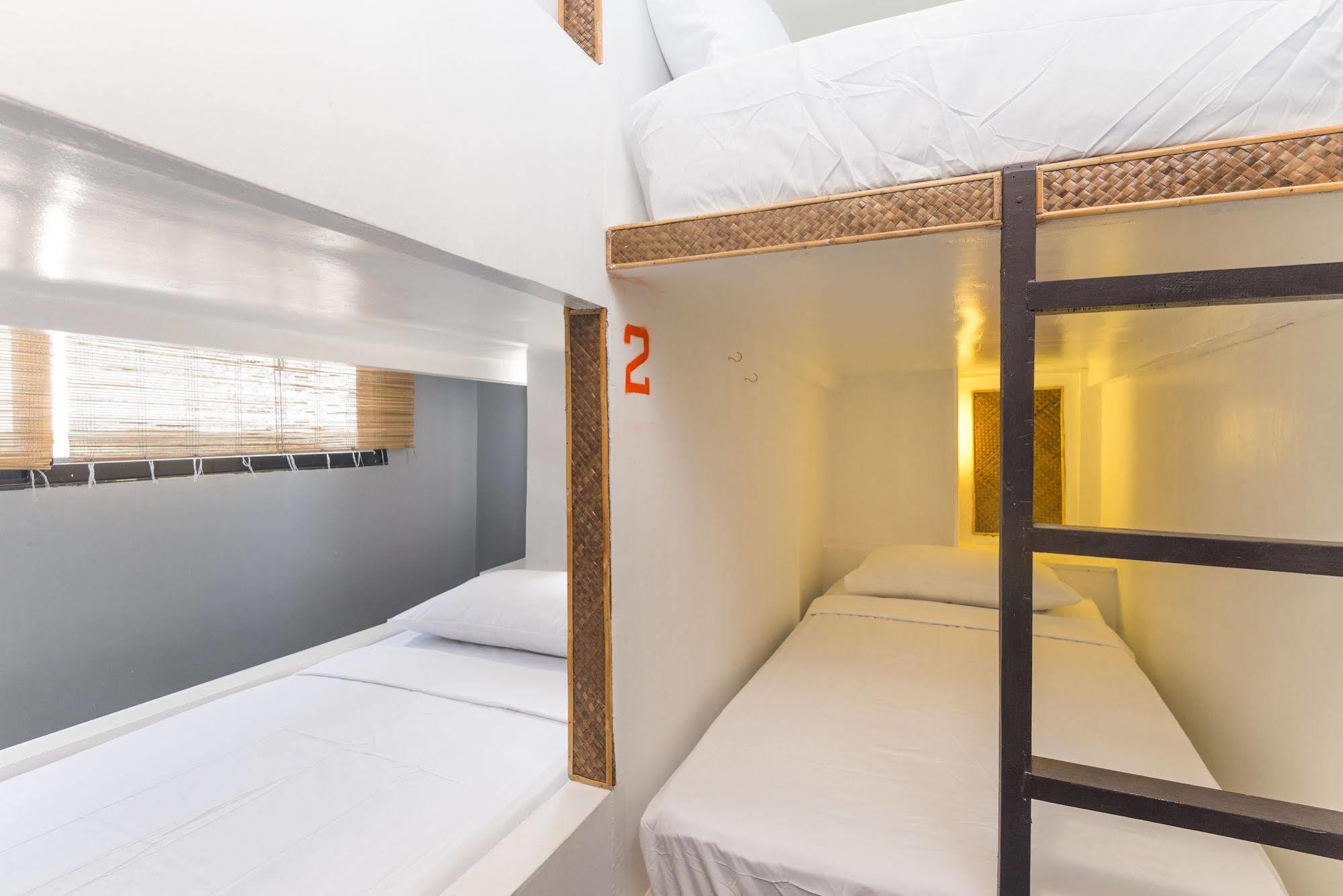 Mnl Boracay Hostel *